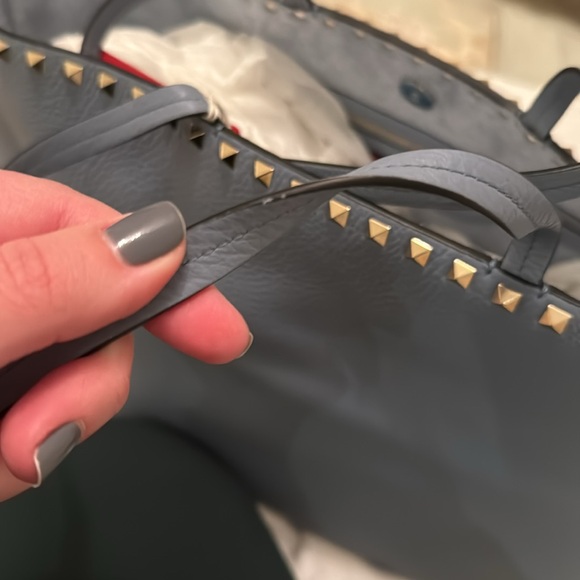 Valentino garavani leather rockstud tote - Picture 7 of 7